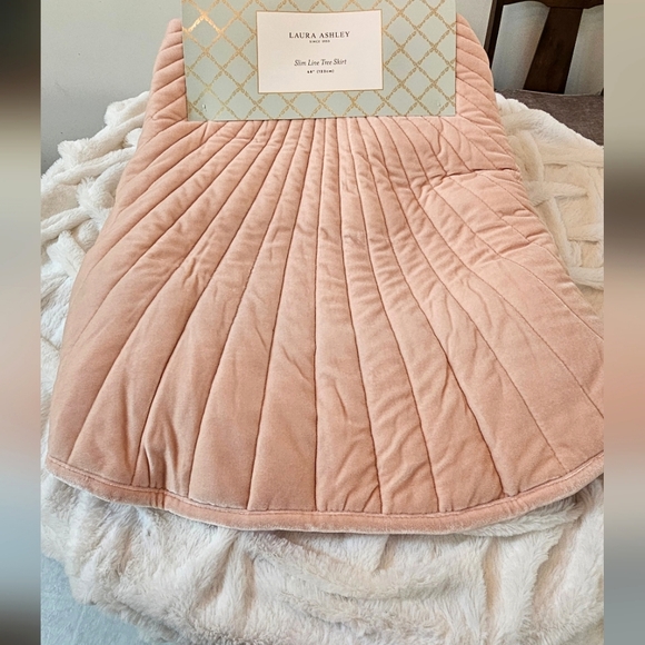 Laura Ashley Blush Slim Line Tree Skirt 48" - Picture 1 of 5
